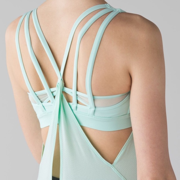 Lululemon athletica top size 10 w/ build in bra & removable cup inserts - Picture 4 of 17